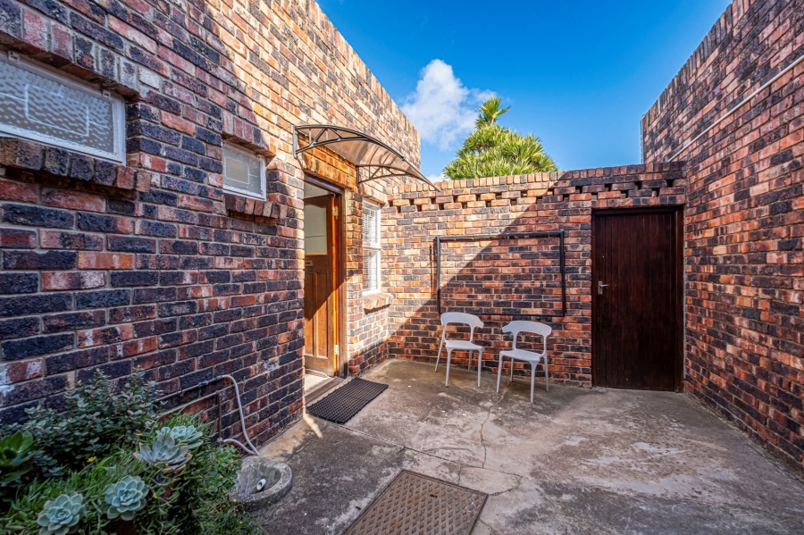 5 Bedroom Property for Sale in Summerstrand Eastern Cape